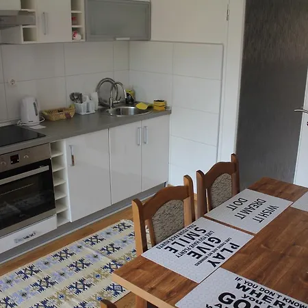 Mali Dvor